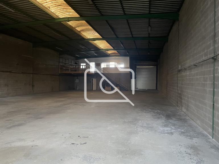 Entrepôt à louer à Wissous - 560 m²