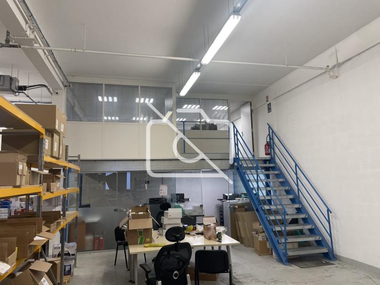 Entrepôt à louer à Neuilly-sur-Marne - 310 m²