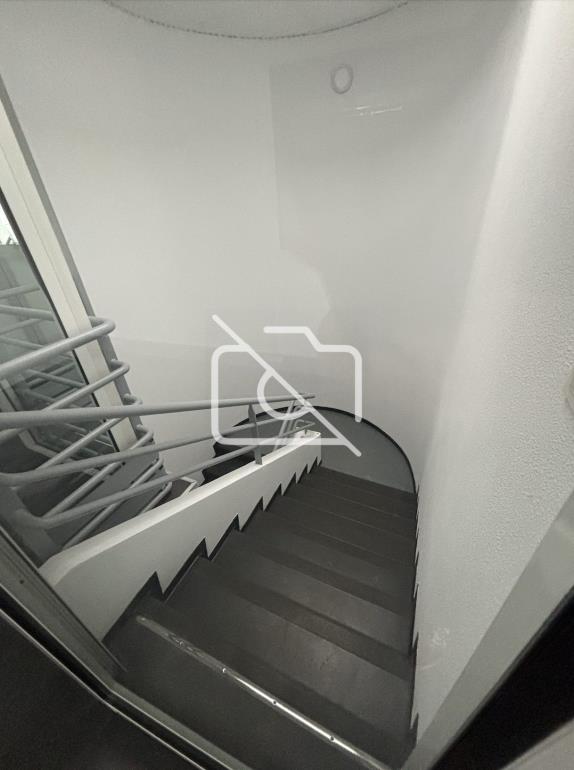 Entrepôt à louer à Élancourt - 382 m²