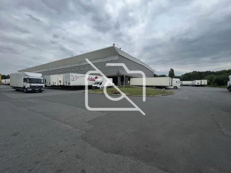 Entrepôt à louer à Fleury-Mérogis - 7 000 m²