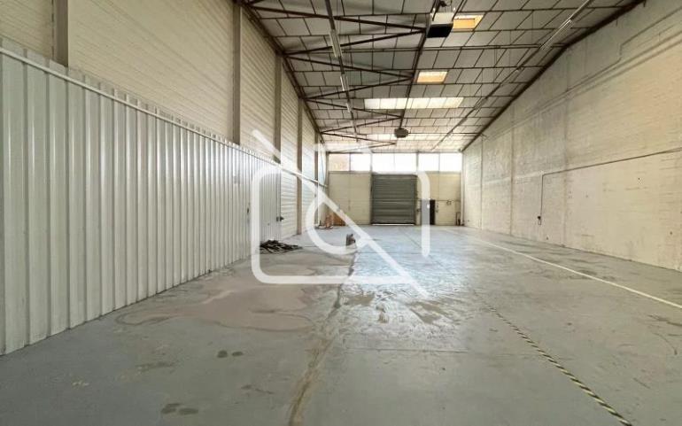 Entrepôt à louer à Coignières - 496 m²