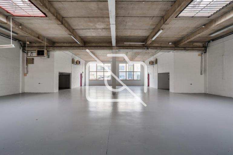 Entrepôt à louer à La Verrière - 218 m²