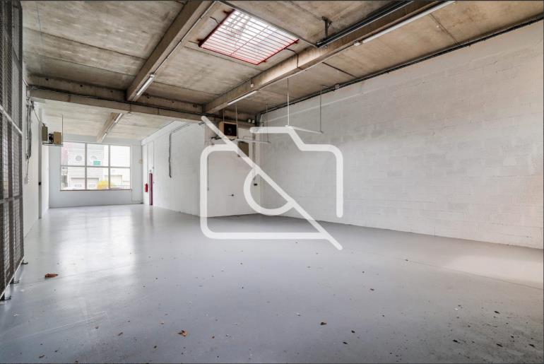 Entrepôt à louer à La Verrière - 218 m²