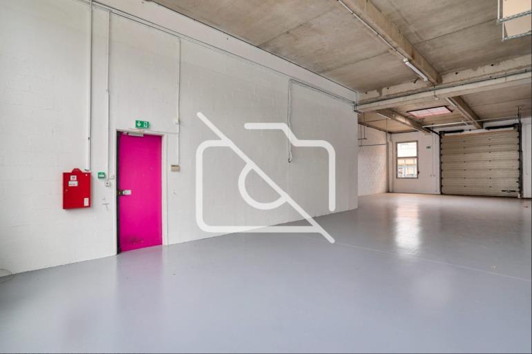 Entrepôt à louer à La Verrière - 218 m²