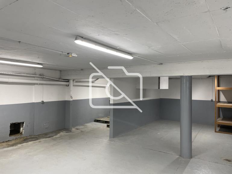 Entrepôt à louer à Buc - 620 m²