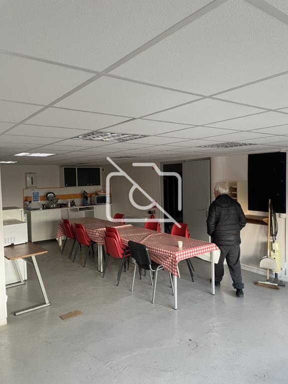 Entrepôt à louer à Buc - 620 m²