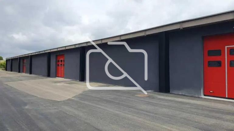 Entrepôt à vendre à Coignières - 980 m²