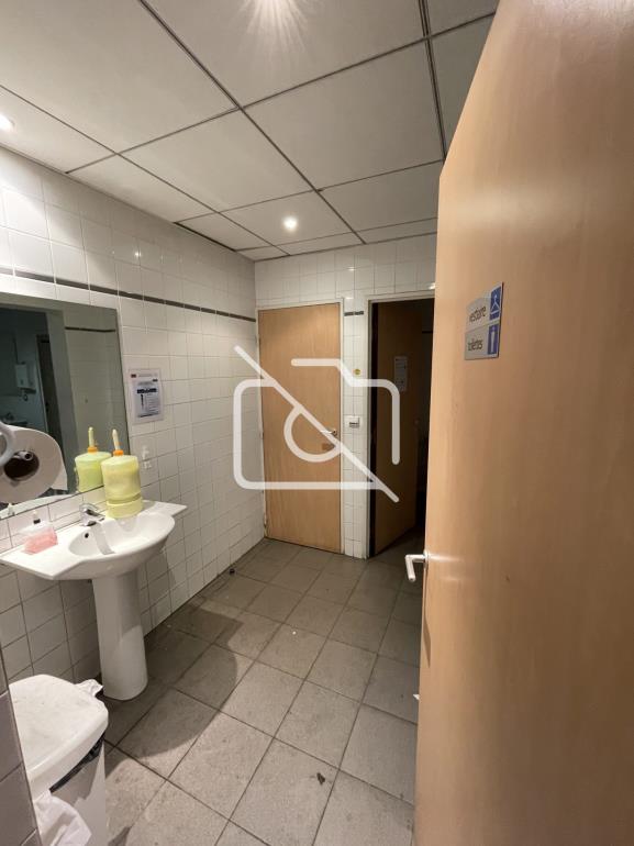 Entrepôt à louer à Trappes - 2 658 m²