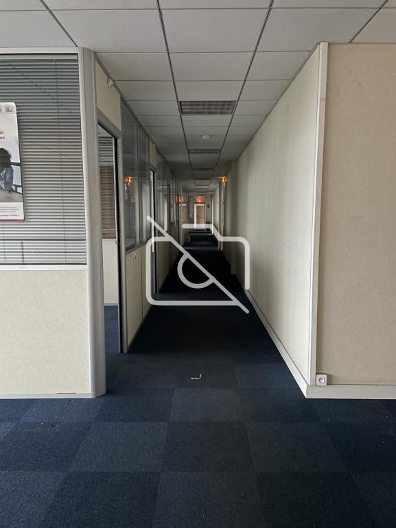 Entrepôt à louer à Trappes - 2 658 m²