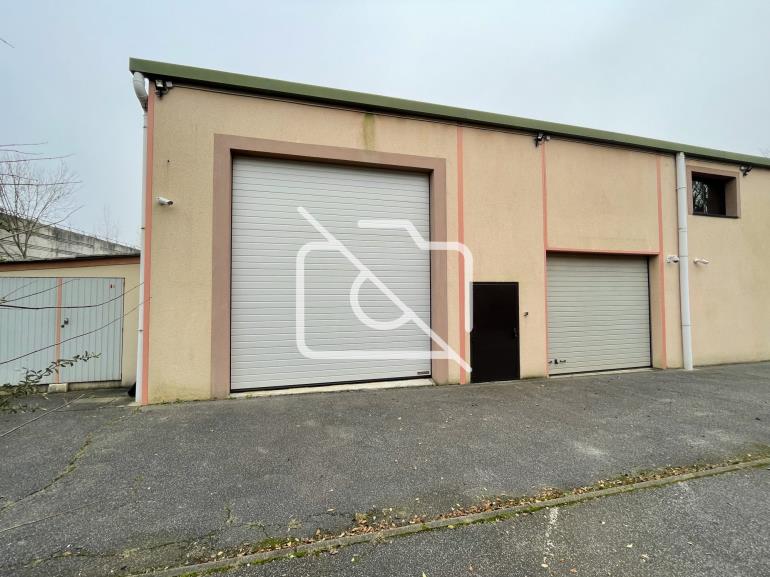 Entrepôt à vendre à Jouy-en-Josas - 647 m²