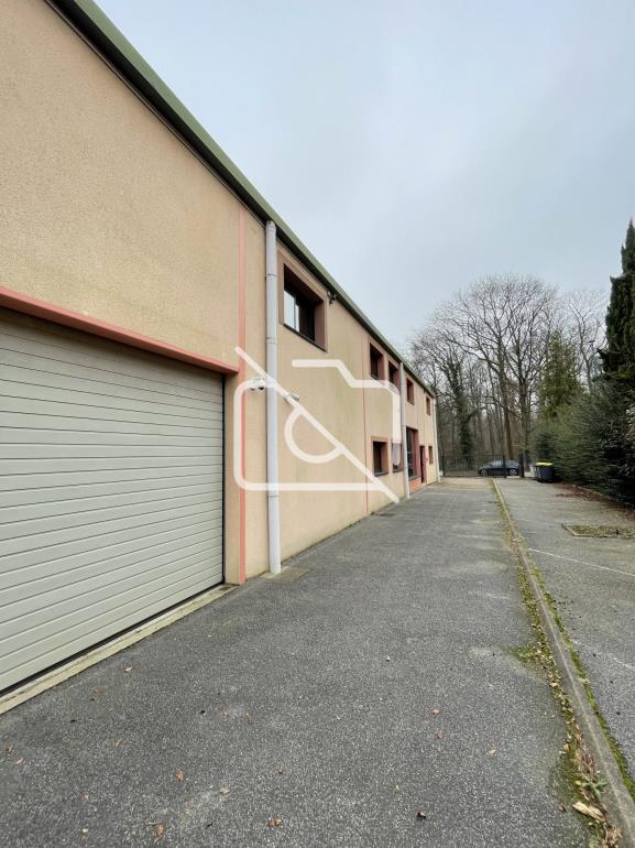 Entrepôt à vendre à Jouy-en-Josas - 647 m²