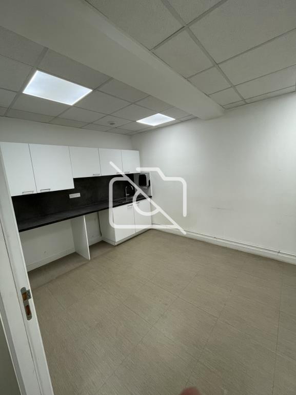 Entrepôt à vendre à Jouy-en-Josas - 647 m²