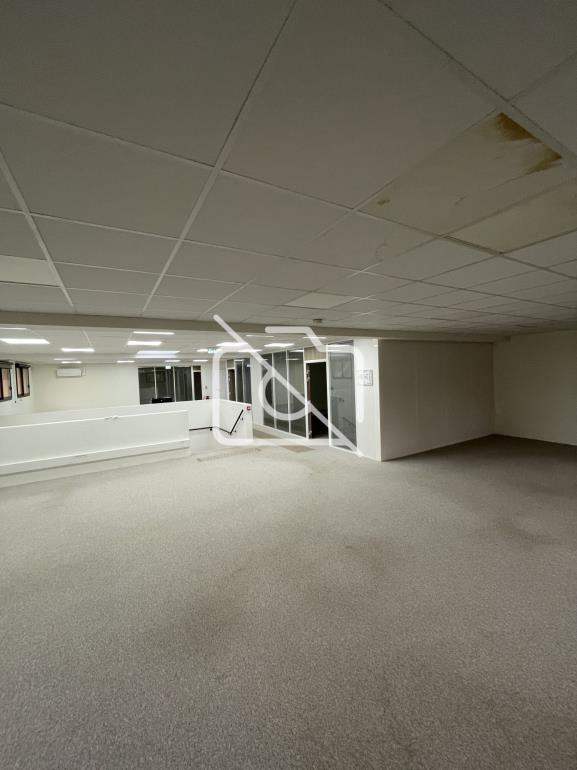 Entrepôt à vendre à Jouy-en-Josas - 647 m²