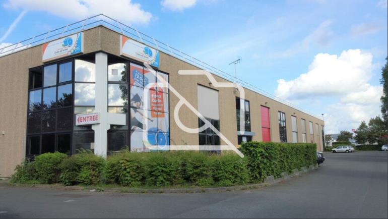 Entrepôt à louer à Coignières - 1 752 m²