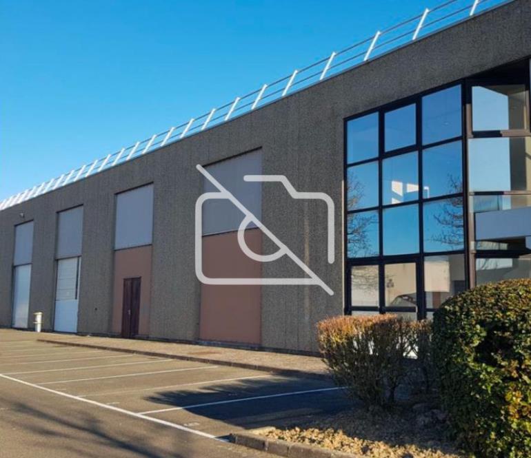 Entrepôt à louer à Coignières - 1 752 m²