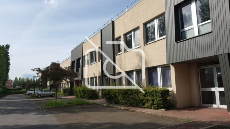 Entrepôt à louer à Coignières - 1 344 m²