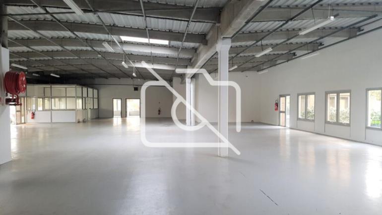 Entrepôt à louer à Trappes - 838 m²