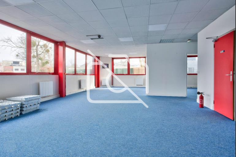 Entrepôt à louer à Villebon-sur-Yvette - 567 m²