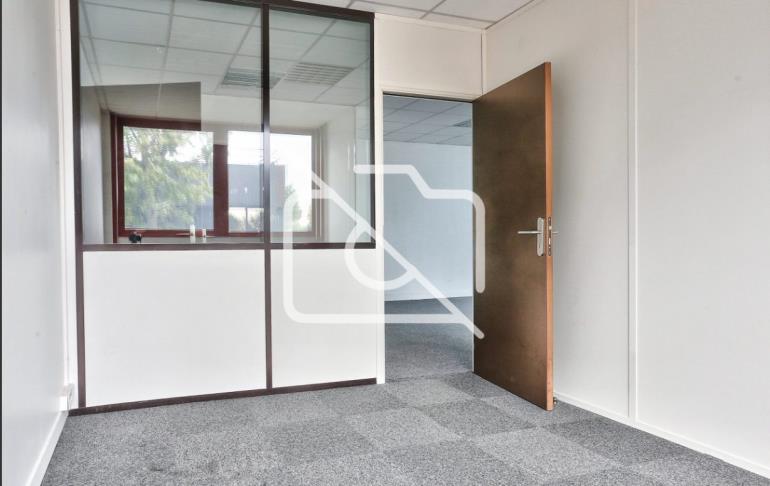 Entrepôt à louer à Villebon-sur-Yvette - 567 m²