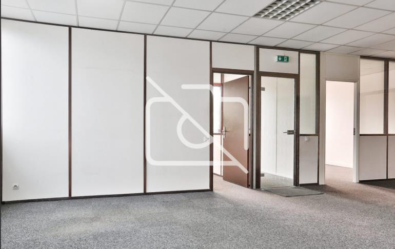 Entrepôt à louer à Villebon-sur-Yvette - 567 m²