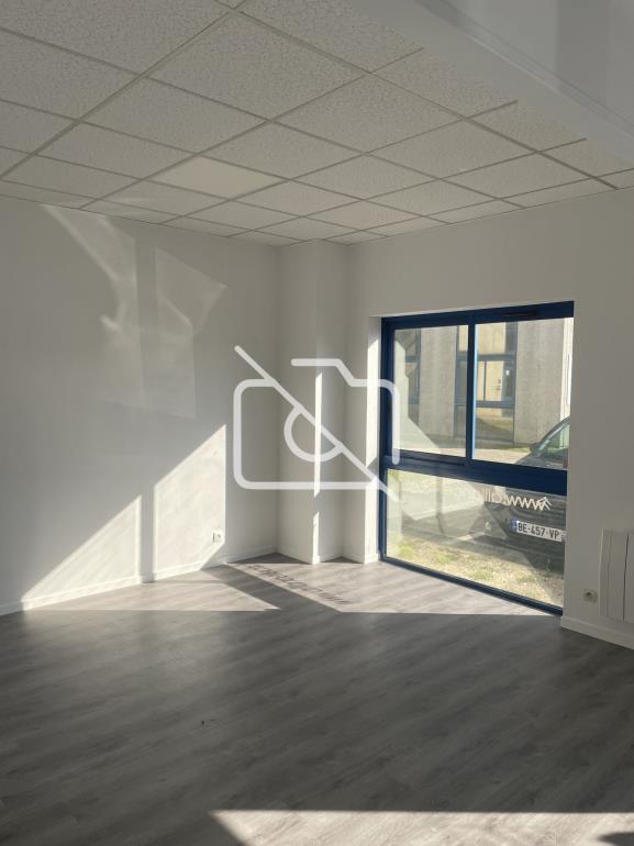Entrepôt à louer à Lisses - 720 m²