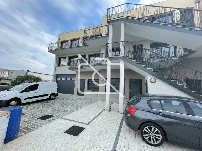 Entrepôt à vendre à Varennes-Jarcy - 600 m²