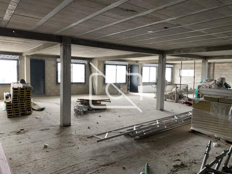 Entrepôt à vendre à Varennes-Jarcy - 600 m²