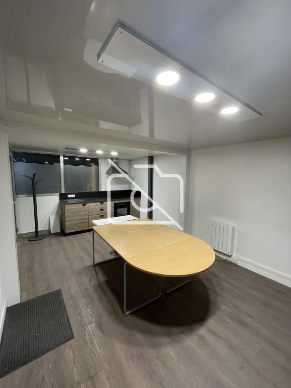 Entrepôt à louer à Magny-les-Hameaux - 541 m²
