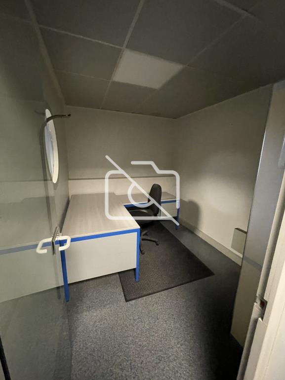 Entrepôt à louer à Magny-les-Hameaux - 541 m²