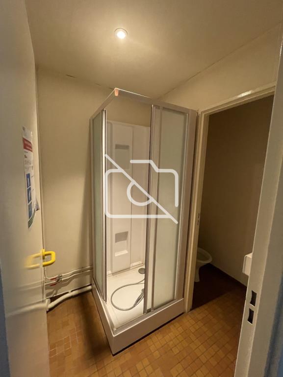 Entrepôt à louer à Buc - 591 m²
