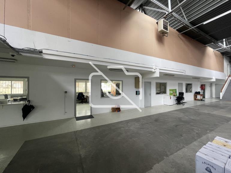 Entrepôt à vendre à Etampes - 2 000 m²