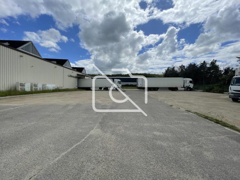 Entrepôt à vendre à Etampes - 2 000 m²