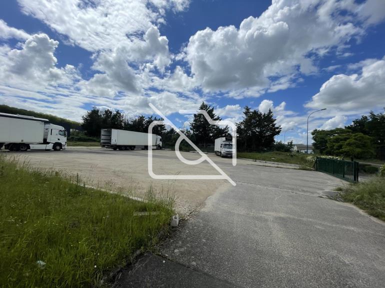 Entrepôt à vendre à Etampes - 2 000 m²