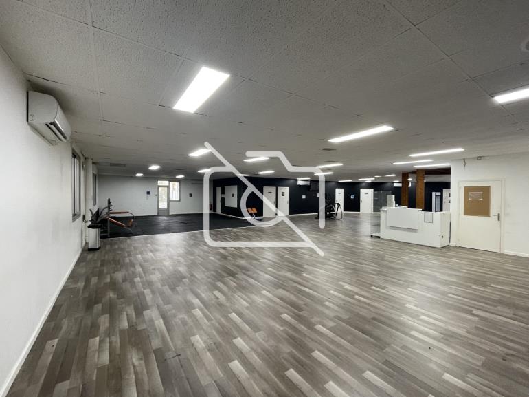 Entrepôt à vendre à Bondoufle - 795 m²