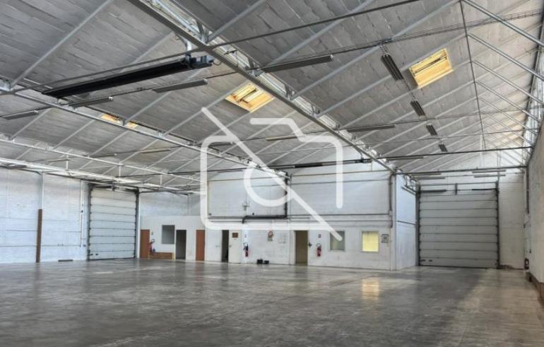 Entrepôt à louer à Massy - 2 008 m²