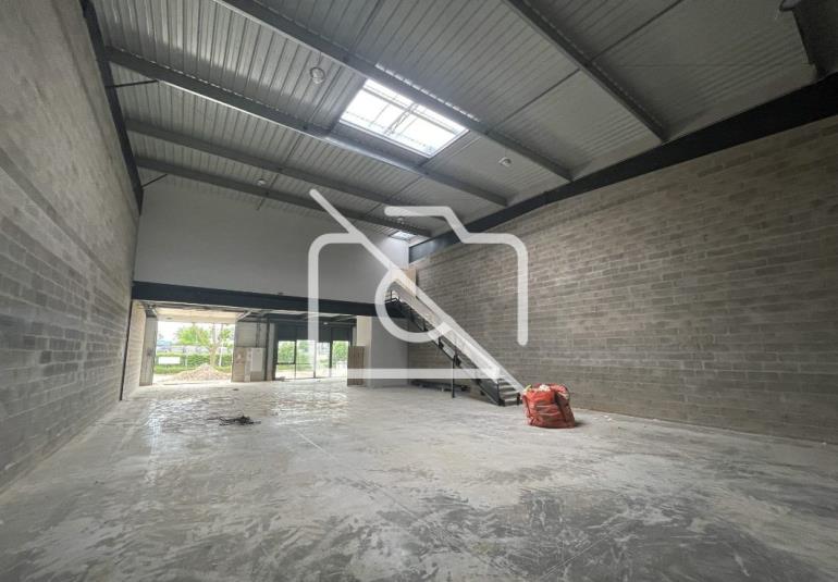 Entrepôt à louer à Bondoufle - 7 560 m²