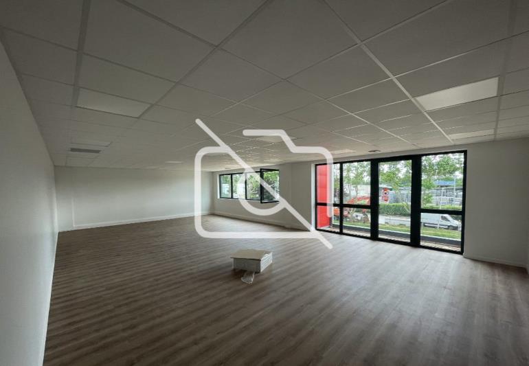 Entrepôt à louer à Bondoufle - 7 560 m²