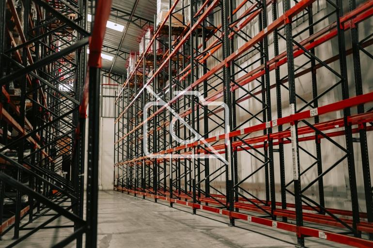 Entrepôt à vendre à Queue-en-Brie - 1 400 m²
