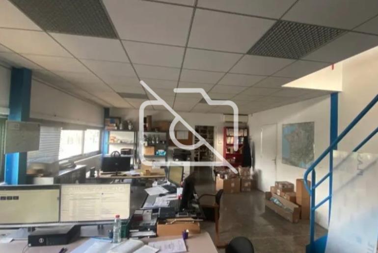 Entrepôt à louer à Courcouronnes - 595 m²