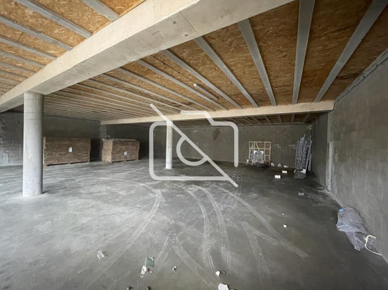 Entrepôt à louer à Orly - 245 m²