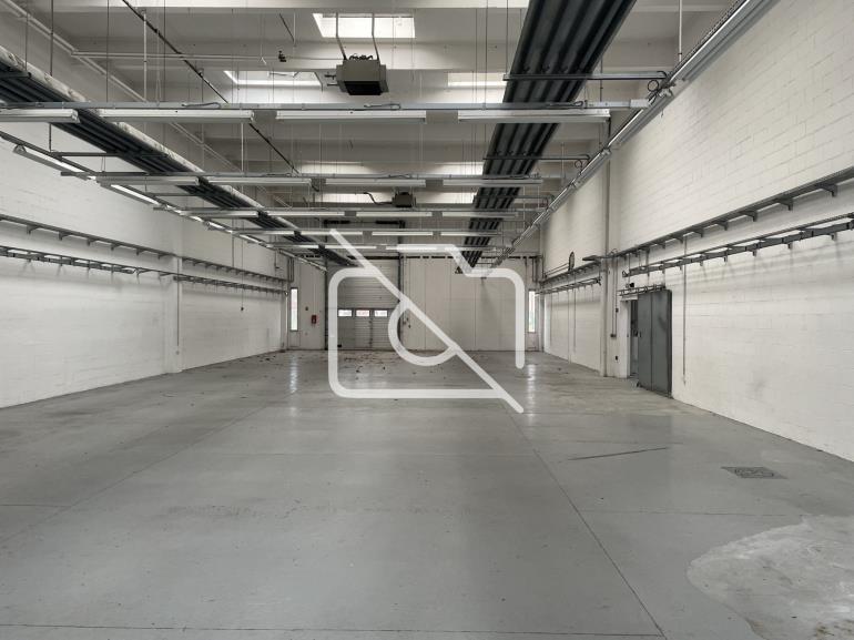 Entrepôt à louer à Courcouronnes - 3 416 m²