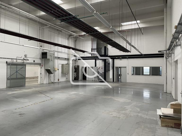 Entrepôt à louer à Courcouronnes - 3 416 m²