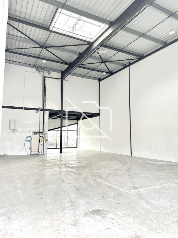 Entrepôt à louer à Bonneuil-sur-Marne - 370 m²