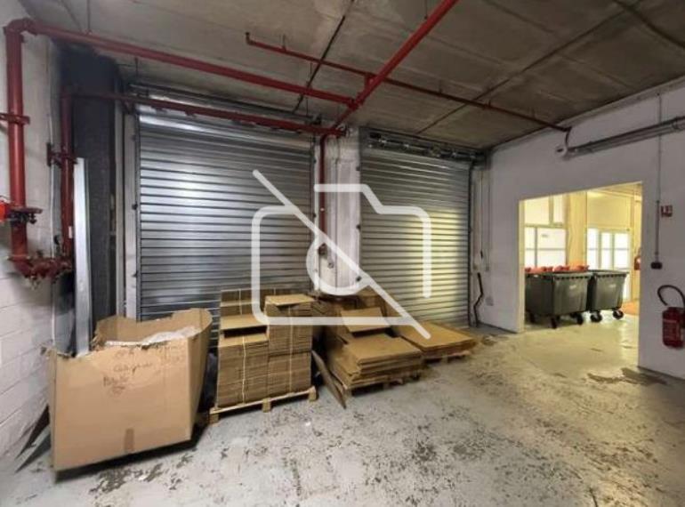 Entrepôt à louer à Villejust - 490 m²