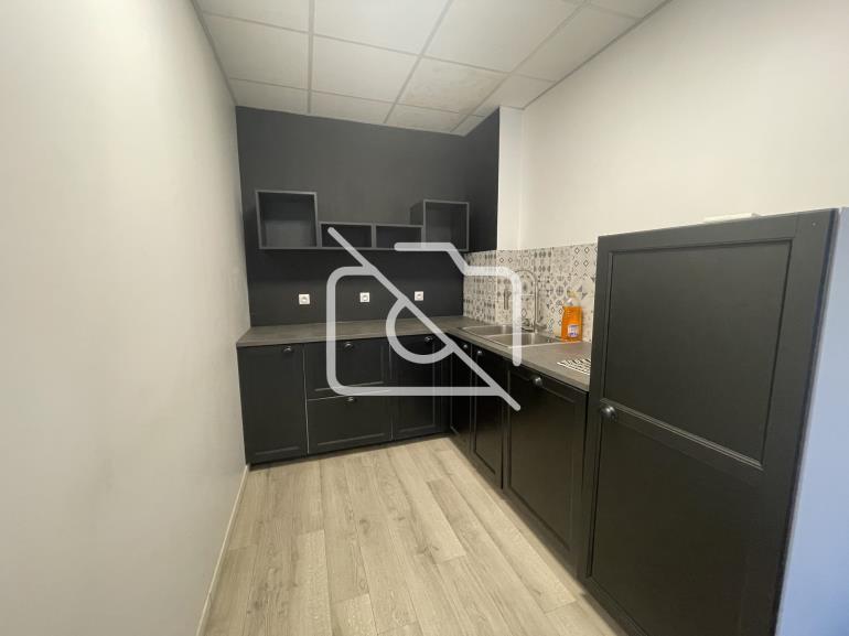 Entrepôt à louer à Croissy-Beaubourg - 657 m²