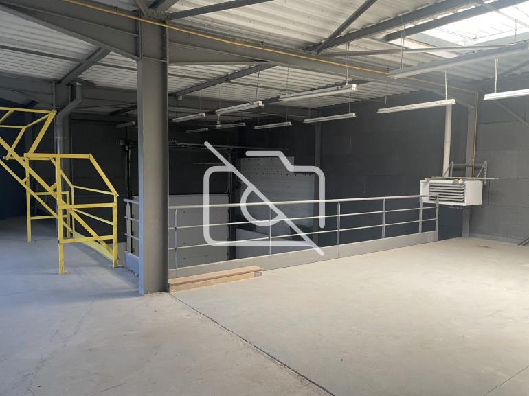 Entrepôt à louer à Croissy-Beaubourg - 657 m²