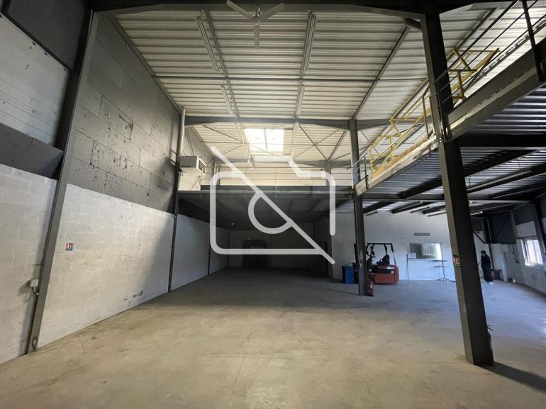 Entrepôt à louer à Croissy-Beaubourg - 657 m²