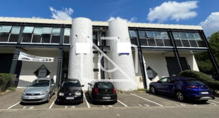 Entrepôt à louer à Élancourt - 1 149 m²