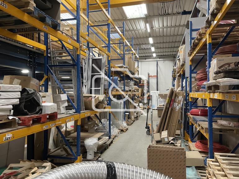 Entrepôt à vendre à Champigny-sur-Marne - 1 100 m²