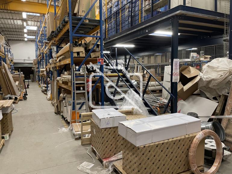 Entrepôt à vendre à Champigny-sur-Marne - 1 100 m²